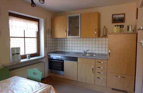 Haundorf Apartamento | Acogedor apartamento con capacidad para 3 personas en el Distrito de los Lagos de Franconia