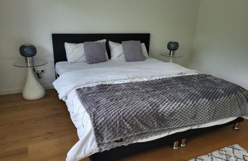Allach-Untermenzing Apartamento | Gemütliche Oase im Grünen