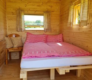 Leuderode Casa | Gemütlicher Schäferwagen im Grünen-Schäferwagen 44