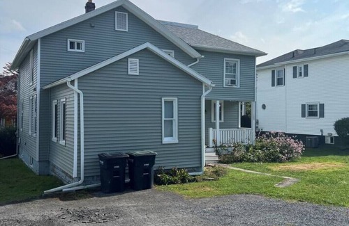 Geneva Apartamento | VHR Geneva Apartment near college 2 bedrooms