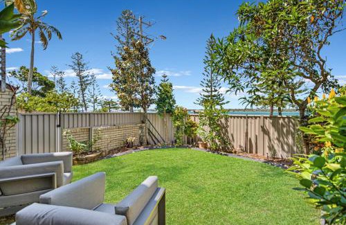 Biggera Waters Casa | Gentle Waves Retreat Villa