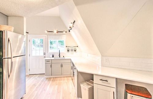 Eatonville Casa | Geodesic Dome House w/ Scenic Views + Hot Tub