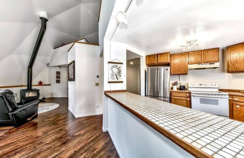 Country Club Estates Casa | Geodesic Dome Retreat in South Lake Tahoe - Monthly Rental - WFH