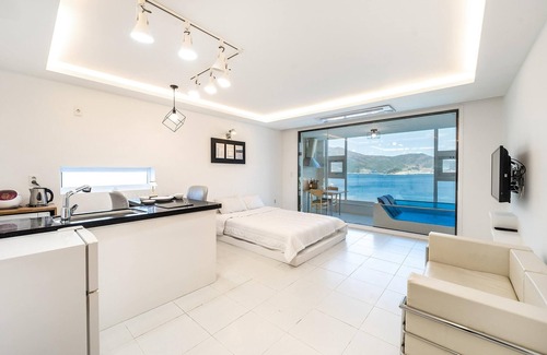 Irun-myeon Casa | Geoje Badageurigo Pension