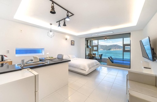 Irun-myeon Casa | Geoje Badageurigo Pension
