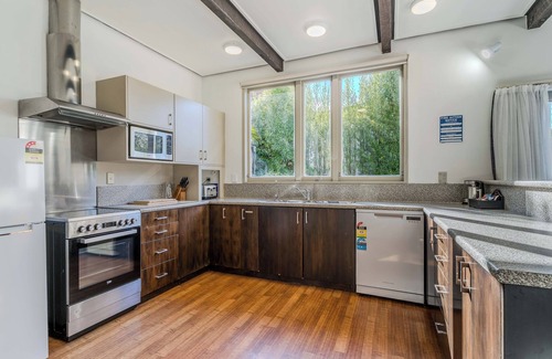 Dunedin City Centre Hotel | George Street Motel Apartments