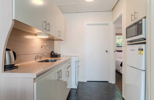 Dunedin City Centre Hotel | George Street Motel Apartments