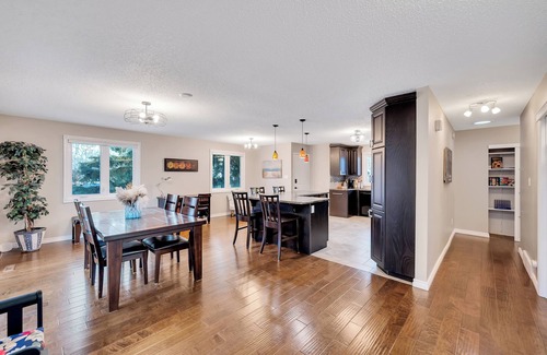 Sherwood Park Casa | Georgia - 3 BR Bungalow w/ Deck, BBQ & Near Mall