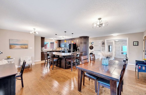 Sherwood Park Casa | Georgia - 3 BR Bungalow w/ Deck, BBQ & Near Mall