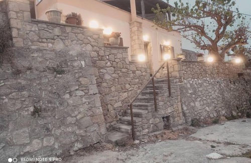 Tsourouniana Casa | Georgia's Village House