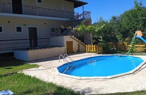 Messonghi Apartamento | Georgina Apartments