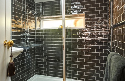Lavenham Cabaña | Rural-Lujoso-Baño privado con bañera-Vista al Jardín-Georgina