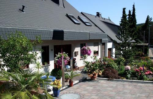 Lay Apartamento | Gerä Umige Ferienwohnung In Lay Am Moselhang