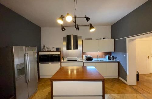 Westend-Sud Apartamento | Geräumige 4-Zimmer-Wohnung im familienfreundlichen Westend mit Balkon