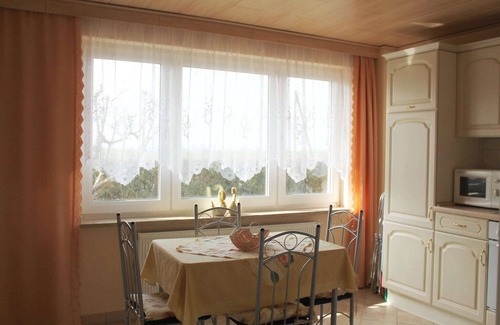 Kroepelin Apartamento | Geräumige Ferienwohnung mit Garten en Brusow