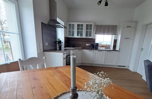 Schneeheide Apartamento | Geräumige Ferienwohnung mit 2 Schlafzimmern, 2 Bädern und Garten