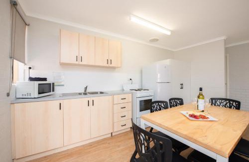 Mahomets Flats Apartamento | Geraldton's Ocean West Holiday Units & Short Stay Accommodation