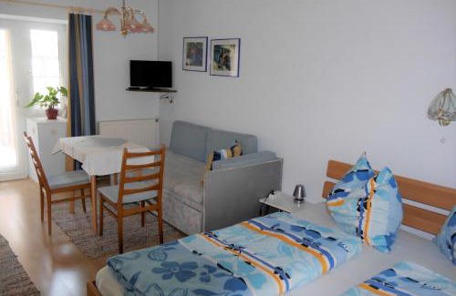 Großdietmanns Casa | Gertis Blumenhof Privatzimmer, Ferienwohnung