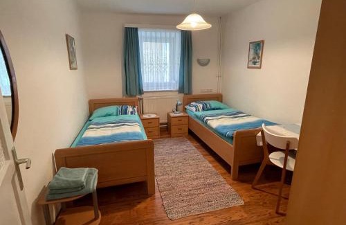 Großdietmanns Casa | Gertis Blumenhof Privatzimmer, Ferienwohnung