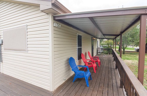 Pottsboro Casa | Relax and Reconnect at Lake Texoma Lodge - Tranquil Setting Near Marinas and Choctaw Casino!