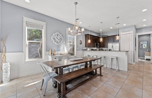 Gulf Place Cabaña | Get away to the beach & 30A Gulf Place dining! Heated community pool!