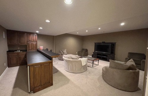 Johns Creek Apartamento | Get cozy in this 2-bedroom garden apartment in peaceful Alpharetta.