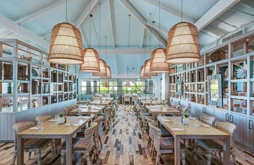 Rock Harbor Complejo | ¡Paraíso tropical! Unidad de diseño para 4 personas, playa privada, 2 piscinas