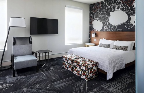 Downtown Minneapolis Hotel | Get Ready for Blissful Getaway! Pets Allowed, Near Bakken Library and Museum