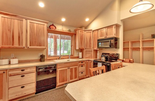 Ronald Casa | ¡Obtén ofertas especiales en el puesto avanzado de Owen! El mejor valor con acceso a la piscina de verano