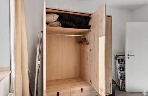 Großenbaum Apartamento | Getaway Apartment mit Balkon - ruhig gelegen, ideal zum Wohlfühlen&Ankommen - Kinderbett&Hochstuhl - Messe Düsseldorf&Essen - S-Bahn