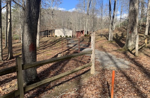 Gap Mills Casa | GETAWAY! Peaceful Lodge 20 acres of private land, Trout Pond, stream on site