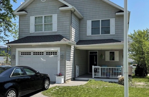 Point Pleasant Beach Casa | Getaway to the beach! Large updated house w backyard, 3/4mi to the beach