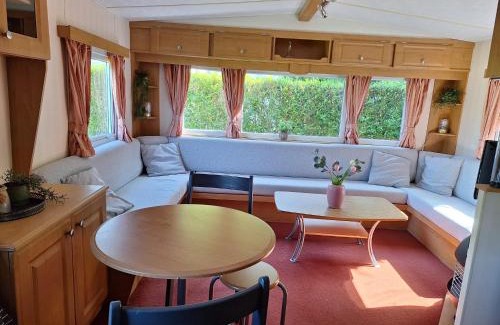 Aagtekerke Otro | Gezellige Stacaravan nr 7 op Mini-Camping Klaproosje 4 personen
