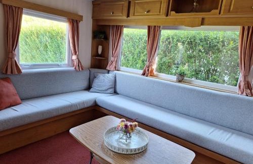 Aagtekerke Otro | Gezellige Stacaravan nr 7 op Mini-Camping Klaproosje 4 personen