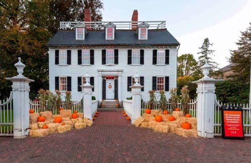 Beverly Condominio | *Ghostly Halloween 2BR Home| Salem+Beverly|Parking