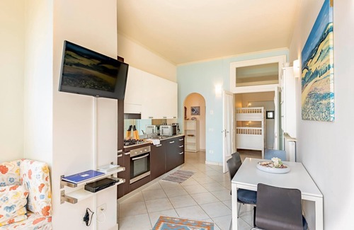 Domaso Apartamento | GiardinoLago Azzurro Holiday flat on the lake with pool