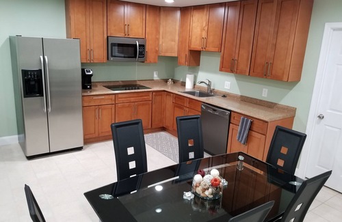 Clarksburg Casa | El lujoso apartamento 1600 SF recientemente remodelado de Gigi