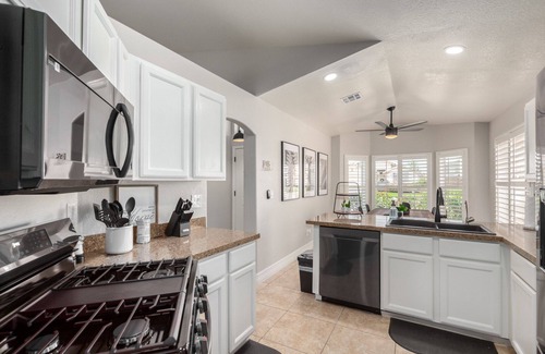Gilbert Casa | ¡Vacaciones con estilo en este renovado alquiler 5 estrellas en Gilbert, AZ!