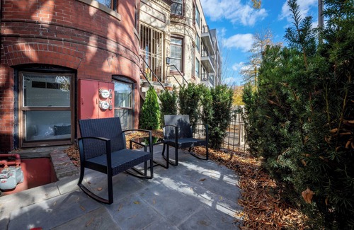 Shaw Apartamento | Gilded Nest - 2BR English Basement in Logan Circle