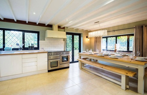 Upper Dicker Apartamento | Gildridge Country Estate | Countryside escape with hot tub