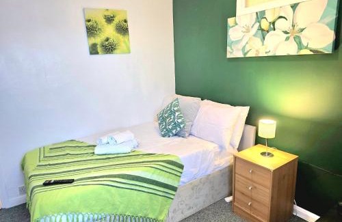 Gillingham Apartamento | Gillings Villa -Perfect For Long & Short Stays