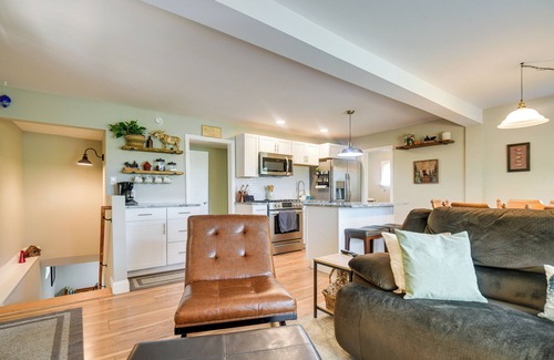 Gilmanton Casa | Gilmanton Vacation Rental w/ Kayaks - At Loon Pond