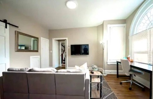 Wilmington Apartamento | Gilpin Grand - Renovated space in Trolley Square by RedAwning