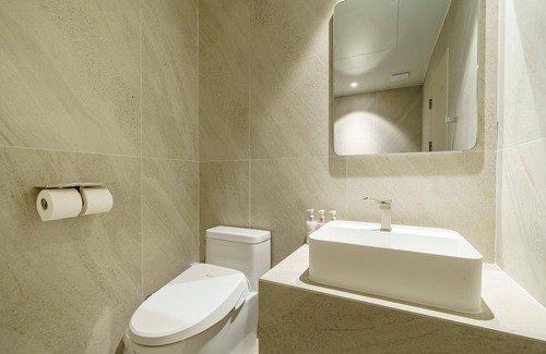 Gimhae Hotel | Gimhae Samgye Show