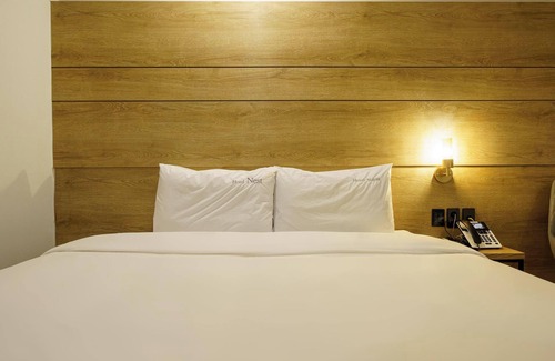 Gimhae Hotel | Gimhae Samgye Show