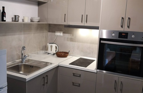 Benitses Hotel | Gina Studios