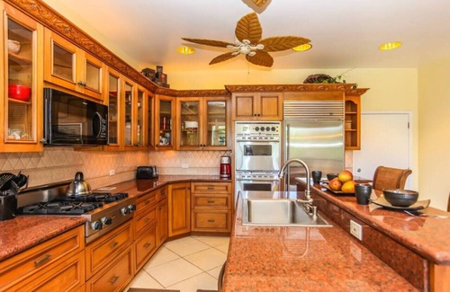 Estate River Casa | Ginger Fancy - 5BR on Golf Course with a Pool!