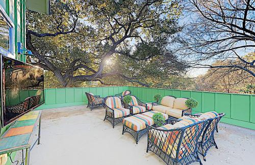 Bouldin Casa | Giraffic Park