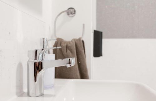 Runcorn Casa | Girton - Great for Contractors