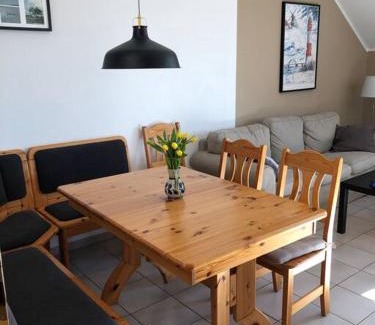 Wenkendorf Apartamento | "Giseldas Rosen" - Allergikerfreundliche Ferienwohnung mit Wintergarten